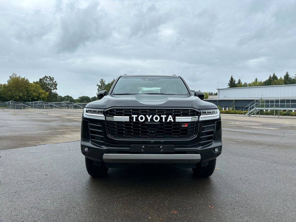  Toyota Land Cruiser 300