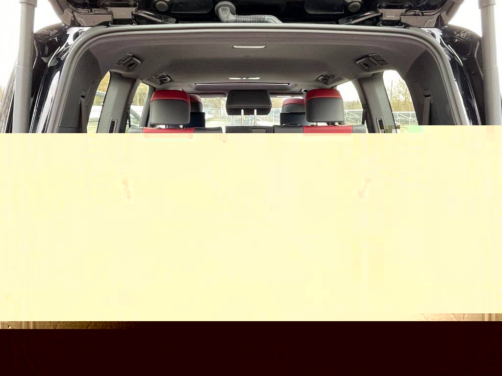  Toyota Land Cruiser 300