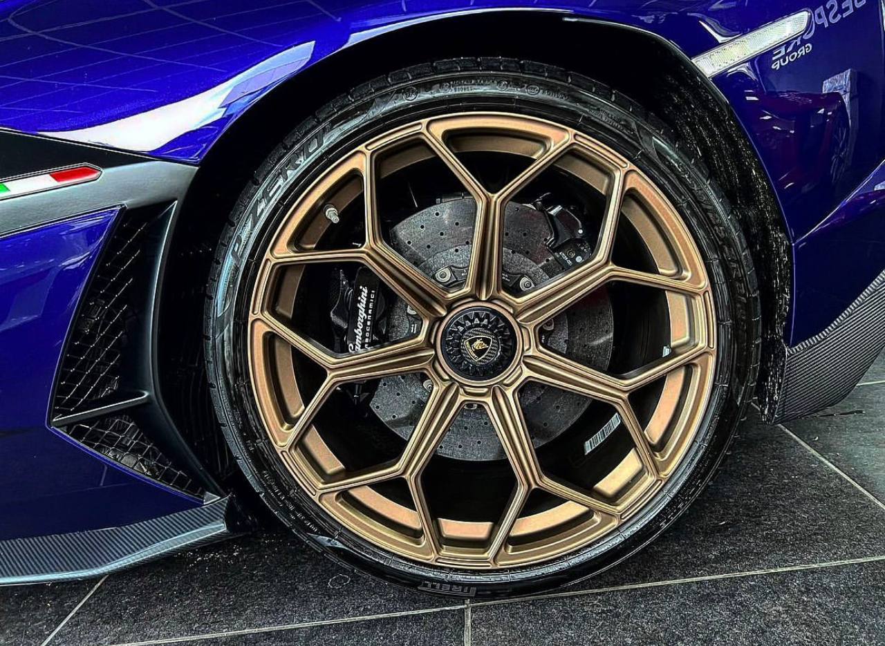 Lamborghini Aventador