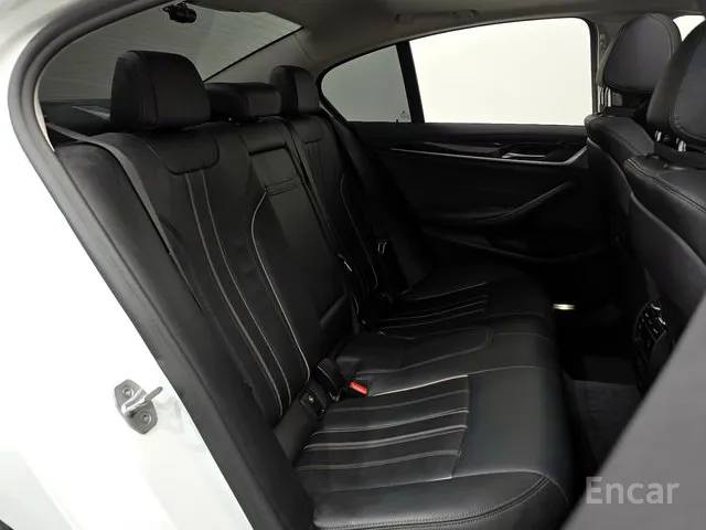 BMW 5 (G30)520i