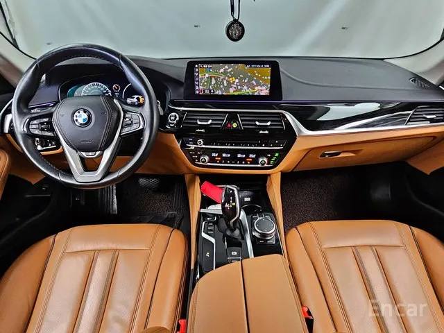 BMW 5 серия (G30)520i