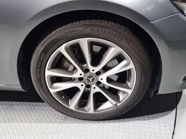 Mercedes-Benz E-Class E300