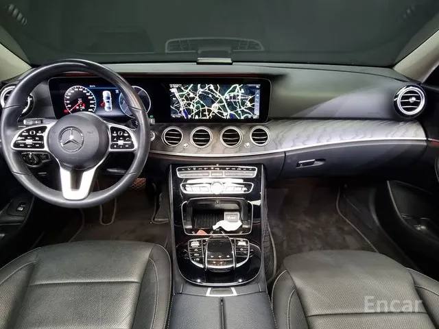 Mercedes-Benz E-Class E300