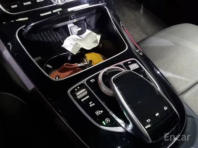 Mercedes-Benz E-Class E300